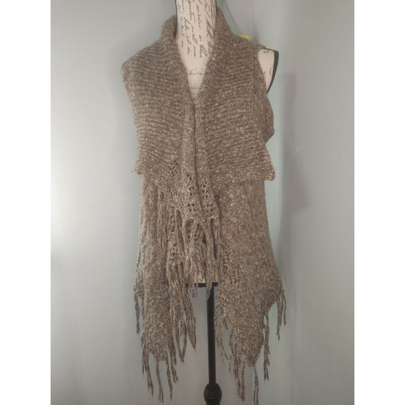 Romeo & Juliet Couture Sweaters - Women's Romeo & Juliet Couture Brown Knit Open Vest w Fringe Size S
